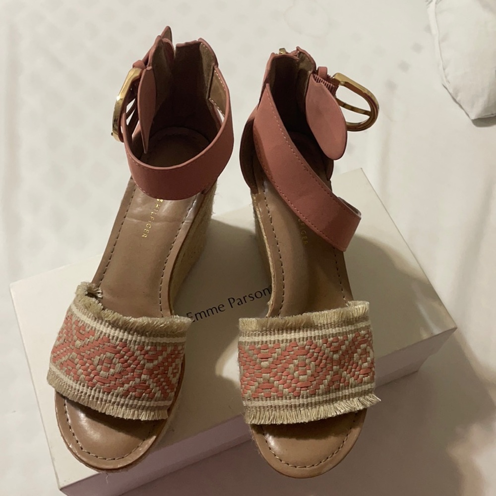 Tommy Hilfiger platform